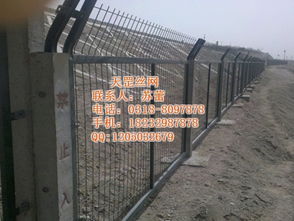 天罡围栏网厂 为您提供高品质道路铁路封闭围栏网，享最低优惠价格